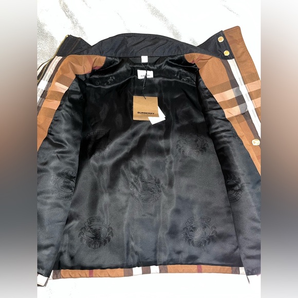 Burberry Medium Jacket - Picture 5 of 15